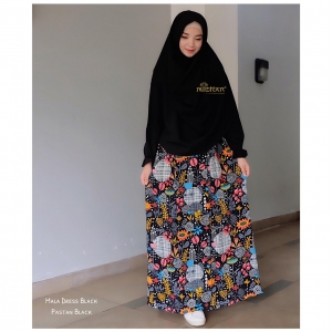 Mala Dress Hitam