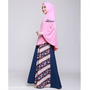 Hilya Batika Navy