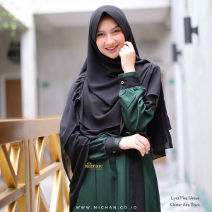 Khimar Aira Hitam