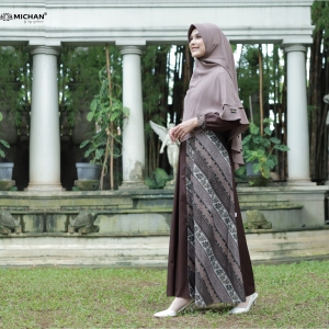 MOM NEW Hilya Brownie