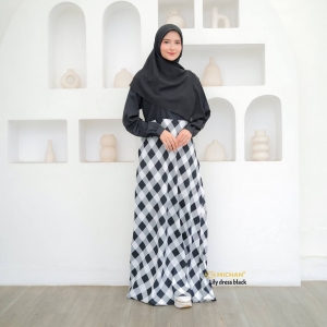 Lily Square Dress Black